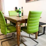 Tatil Evi Rustikal Trifft Modern, Bar Keller, Terrasse, 2 Schlafzimmer