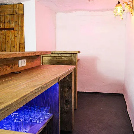 Rustikal Trifft Modern, Bar Keller, Terrasse, 2 Schlafzimmer