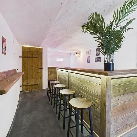 Rustikal Trifft Modern, Bar Keller, Terrasse, 2 Schlafzimmer Casa de Férias Zell an der Mosel