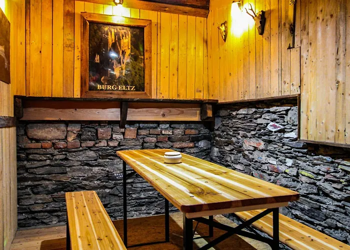 Rustikal Trifft Modern, Bar Keller, Terrasse, 2 Schlafzimmer * Zell an der Mosel