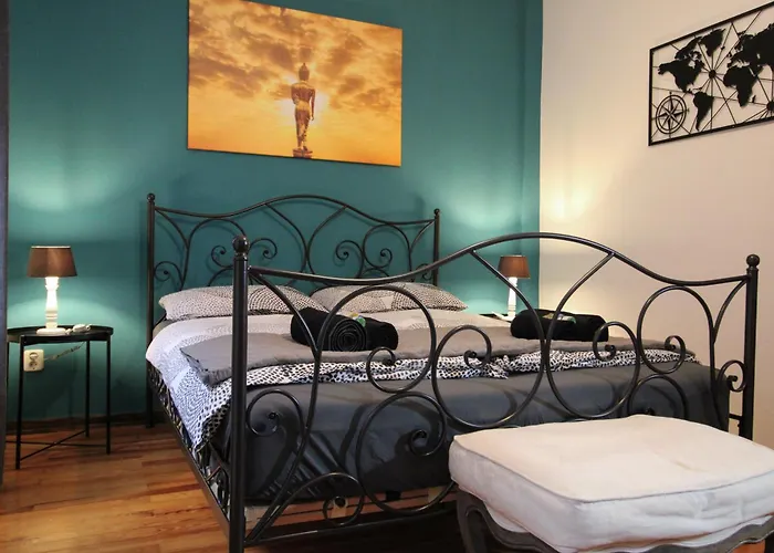 Rustikal Trifft Modern, Bar Keller, Terrasse, 2 Schlafzimmer بيت للعطل