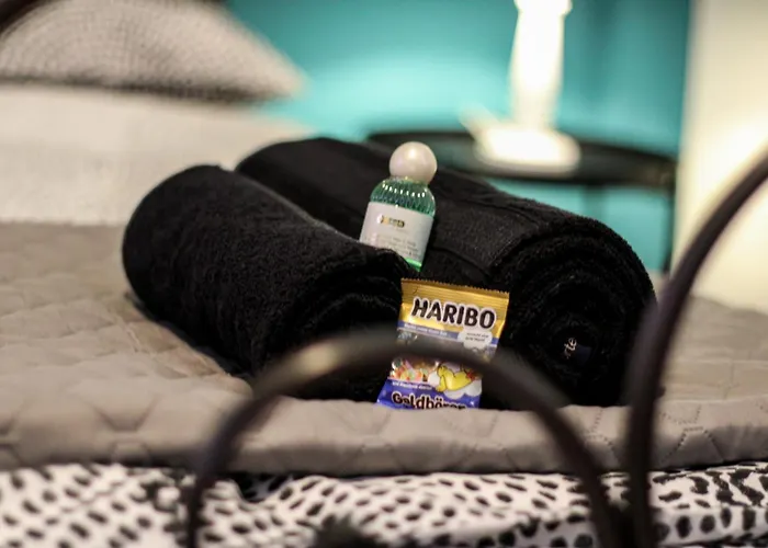 Rustikal Trifft Modern, Bar Keller, Terrasse, 2 Schlafzimmer Casa de Férias *