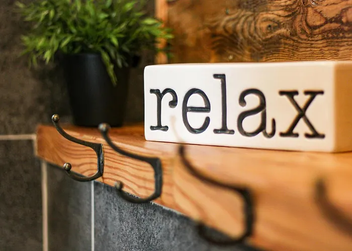 بيت للعطل Rustikal Trifft Modern, Bar Keller, Terrasse, 2 Schlafzimmer *