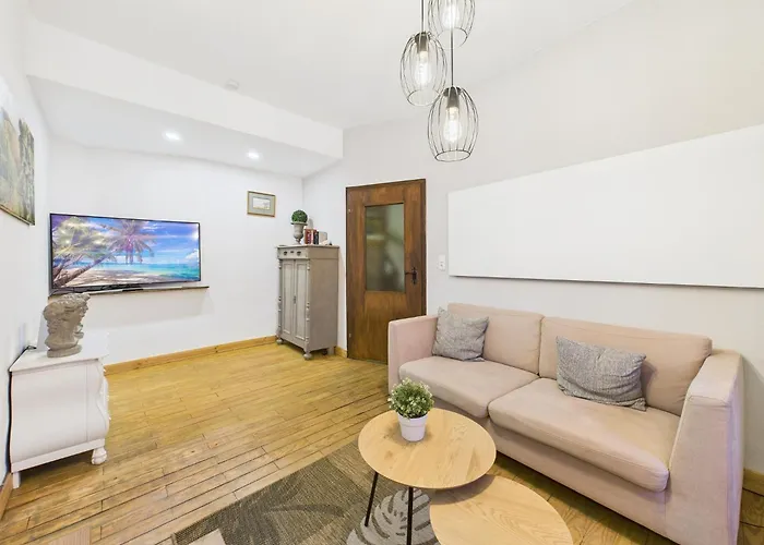 Rustikal Trifft Modern, Bar Keller, Terrasse, 2 Schlafzimmer