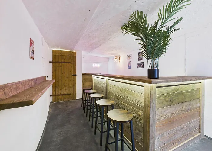 Rustikal Trifft Modern, Bar Keller, Terrasse, 2 Schlafzimmer Casa de Férias Zell an der Mosel