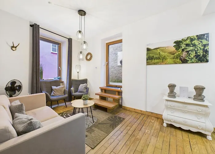 Casa de Férias Rustikal Trifft Modern, Bar Keller, Terrasse, 2 Schlafzimmer Zell an der Mosel