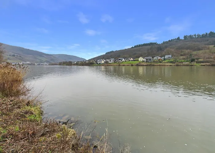 Rustikal Trifft Modern, Bar Keller, Terrasse, 2 Schlafzimmer *