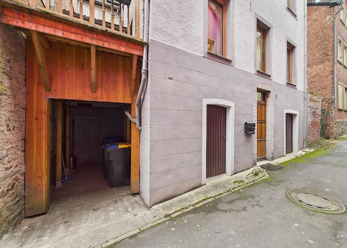 Rustikal Trifft Modern, Bar Keller, Terrasse, 2 Schlafzimmer Casa de Férias